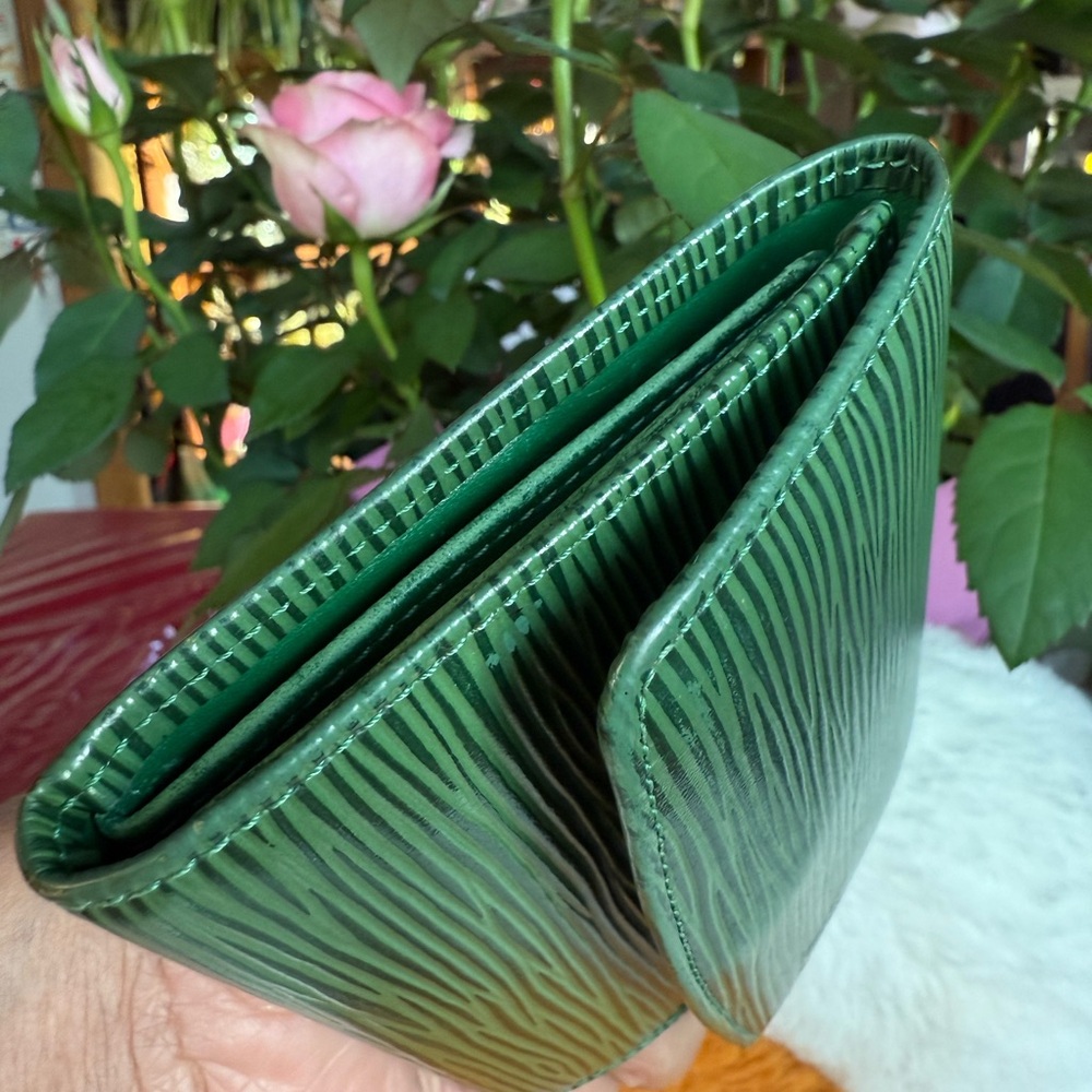 Louis Vuitton Epi Green Leather Wallet - Picture 3 of 9